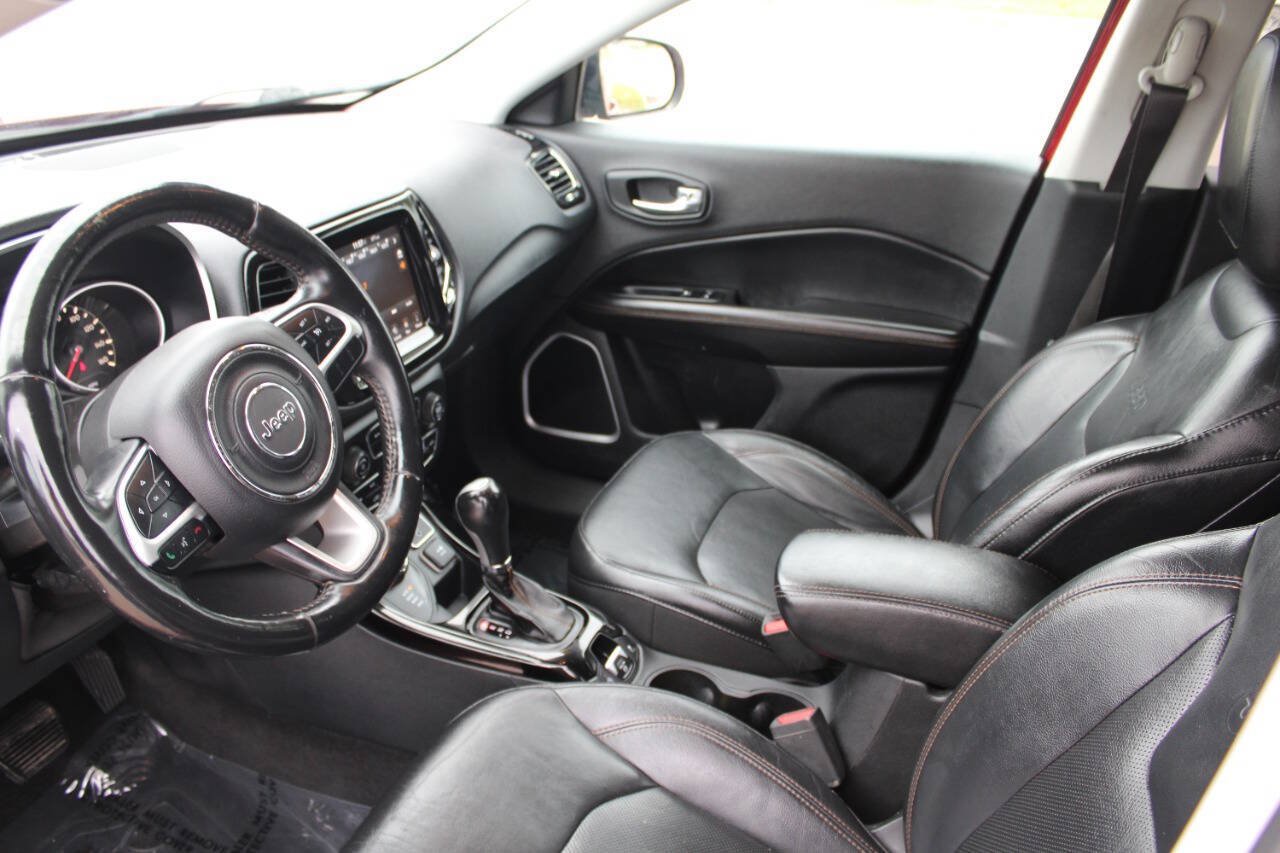 Used 2018 Jeep Compass Limited w/ Navigation Group AWD/4WD image 19