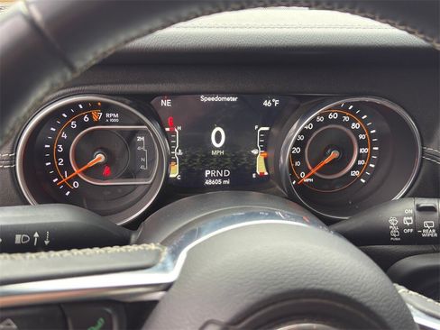 Used 2018 Jeep Wrangler Unlimited Sahara image 21