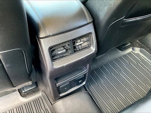 Used 2018 Ford Edge SEL w/ Equipment Group 201A AWD/4WD image 10