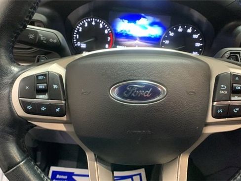 Used 2020 Ford Explorer XLT w/ Comfort Package image 11