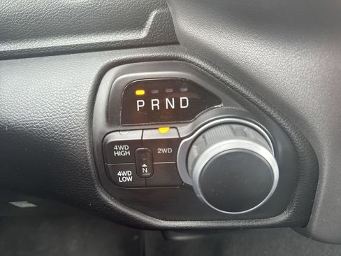 Used 2024 RAM 2500 Big Horn w/ Bed Utility Group image 21