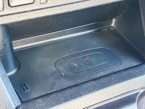 Used 2017 Toyota Tacoma TRD Sport AWD/4WD image 29