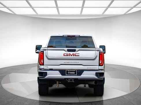 Used 2022 GMC Sierra 2500 Denali image 3