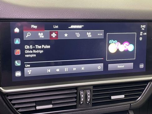 Used 2023 Porsche Cayenne Platinum Edition image 31