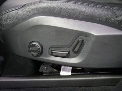 Used 2025 Volvo XC90 B6 Plus AWD/4WD image 14