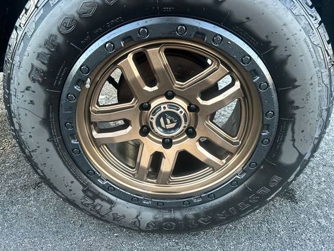 Used 2016 Toyota Tacoma SR5 image 12