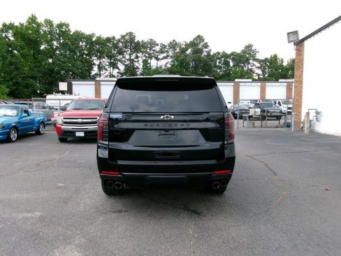 Used 2025 Chevrolet Suburban Z71 AWD/4WD image 7