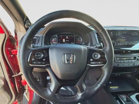 Used 2025 Honda Passport Black Edition image 32