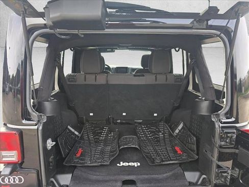 Used 2017 Jeep Wrangler Unlimited Rubicon w/ Connectivity Group AWD/4WD image 23