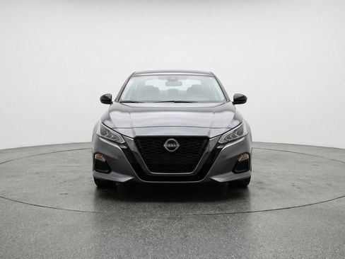 Used 2025 Nissan Altima 2.5 SV FWD image 2