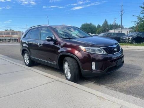 Used 2015 Kia Sorento LX image 2