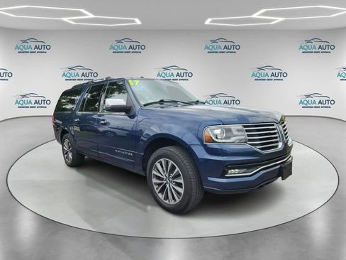Used 2017 Lincoln Navigator L Select RWD image 3