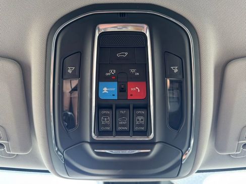 Certified 2023 Jeep Grand Cherokee Limited image 17