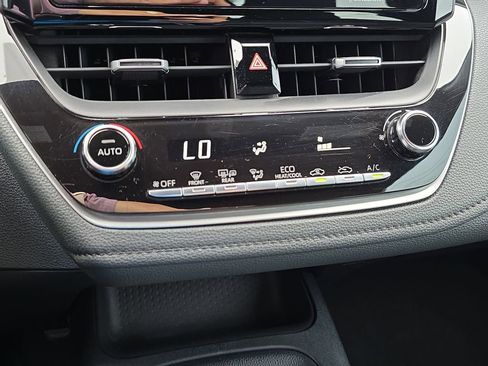 Used 2022 Toyota Corolla SE FWD image 22
