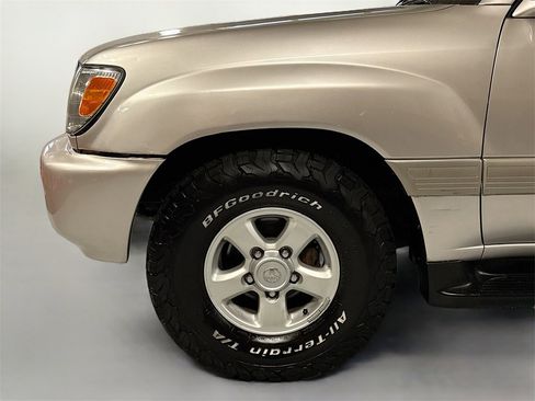 Used 1999 Toyota Land Cruiser image 12