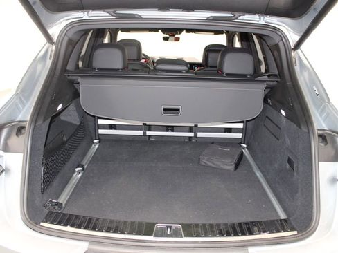 Used 2024 Porsche Cayenne image 13