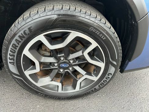 Used 2017 Subaru Crosstrek 2.0i Premium image 24