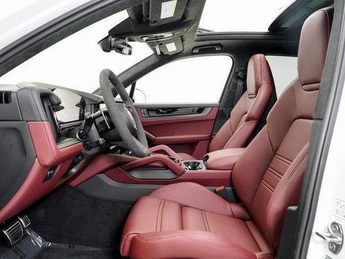 New 2026 Porsche Cayenne GTS image 6