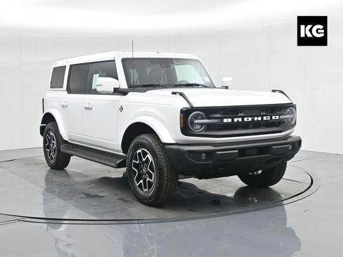 New 2025 Ford Bronco Outer Banks image 1