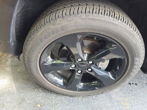 Used 2023 Jeep Grand Cherokee Altitude image 4