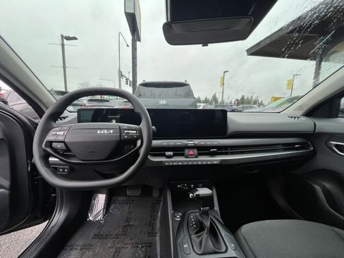 Used 2025 Kia K4 LXS image 34