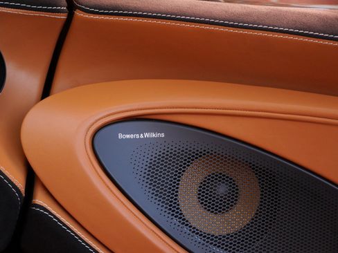 Used 2019 McLaren 570S Spider image 22