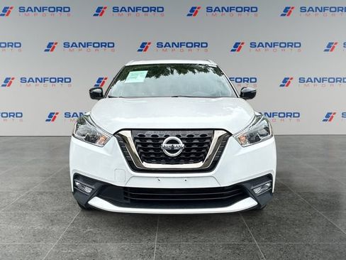 Used 2019 Nissan Kicks SR w/ SR Premium Package FWD image 8