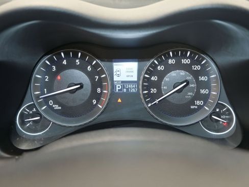Used 2011 INFINITI M37 w/ Premium Pkg image 18