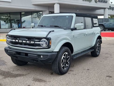 Used 2022 Ford Bronco Outer Banks image 4