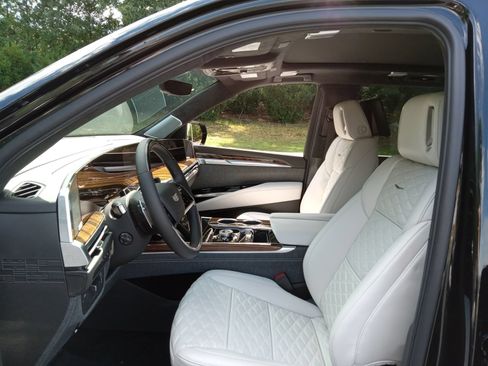 New 2026 Cadillac Escalade Platinum Sport AWD/4WD image 11