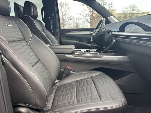 Used 2026 Cadillac Escalade V image 31