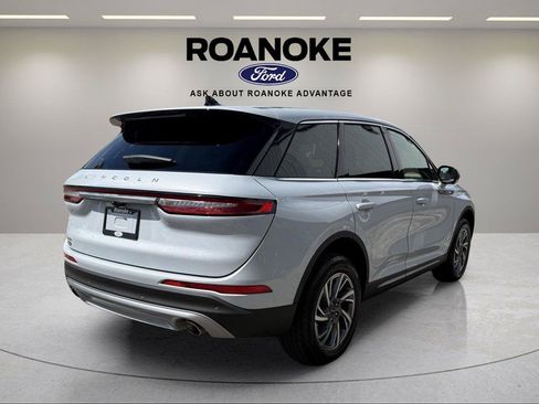 Used 2025 Lincoln Corsair AWD w/ Equipment Group 101A image 9