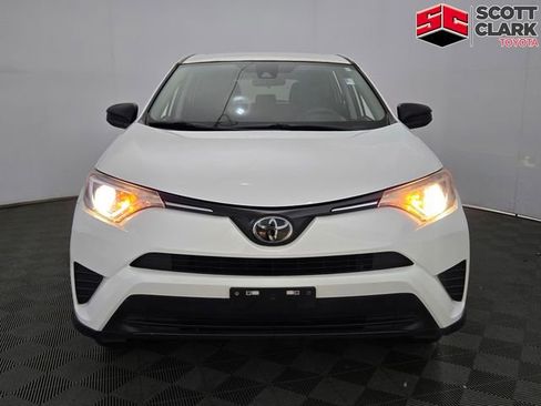 Used 2018 Toyota RAV4 LE FWD image 2