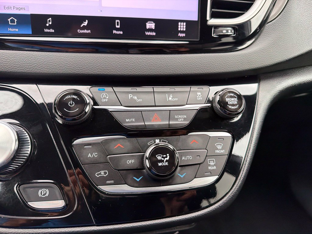 Used 2025 Chrysler Pacifica Select FWD image 12
