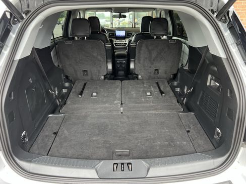 Used 2023 Ford Explorer XLT w/ Equipment Group 202A AWD/4WD image 45