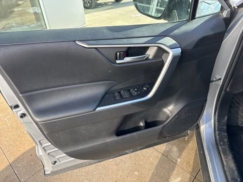 Used 2025 Toyota RAV4 XLE image 22