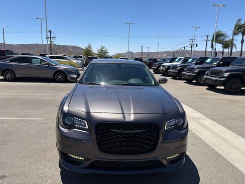 Used 2023 Chrysler 300 Touring L RWD image 3