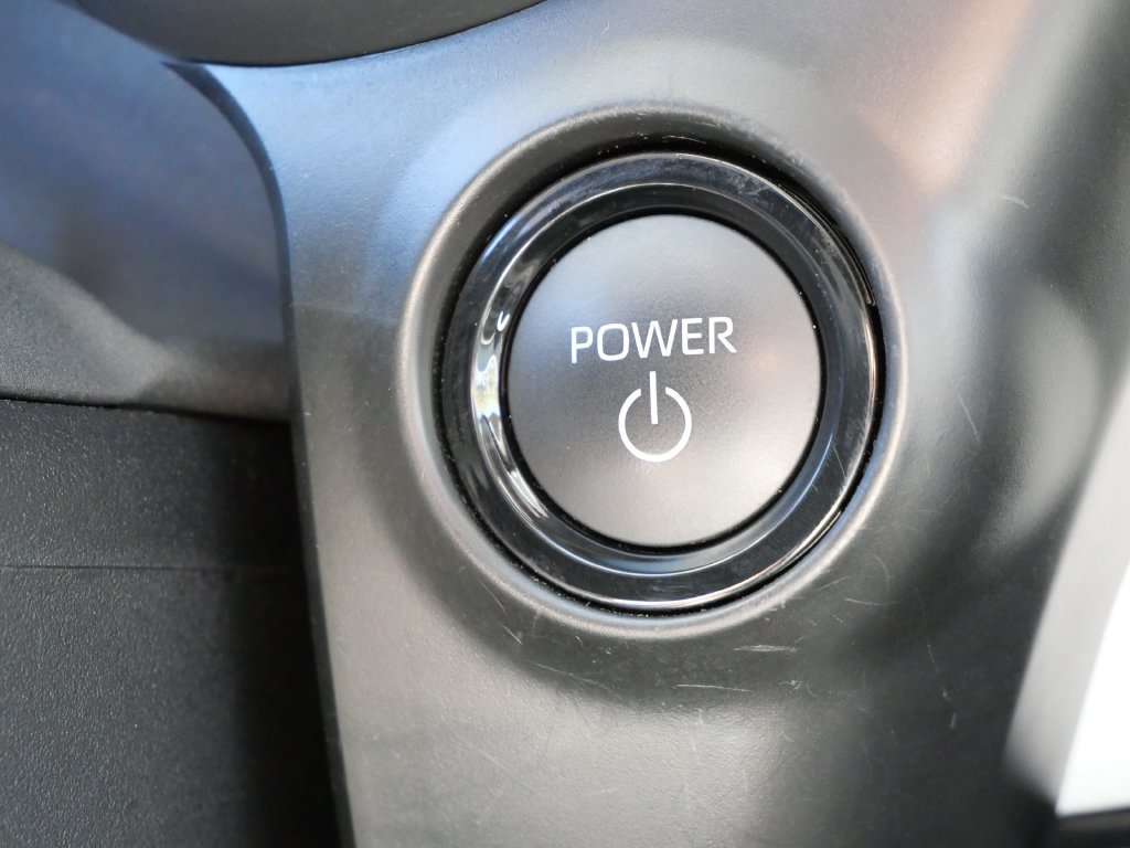 Certified 2026 Toyota Sienna XLE FWD image 24