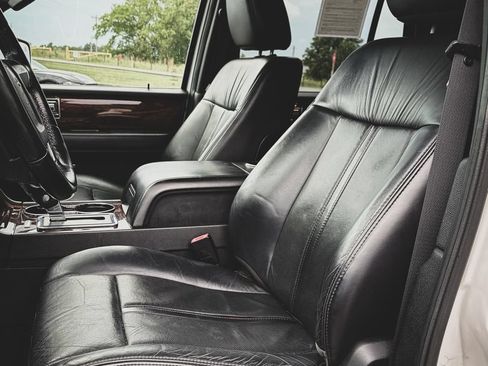 Used 2016 Lincoln Navigator L Select AWD/4WD image 22