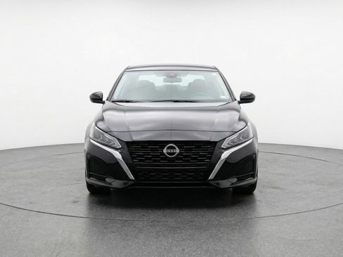 Used 2025 Nissan Altima 2.5 SV image 2