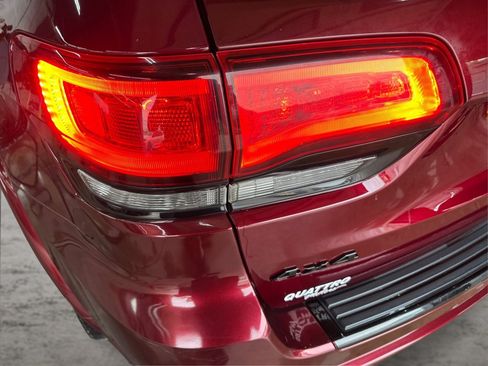 Used 2017 Jeep Grand Cherokee Altitude AWD/4WD image 21