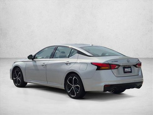 Used 2024 Nissan Altima 2.5 SR FWD image 7