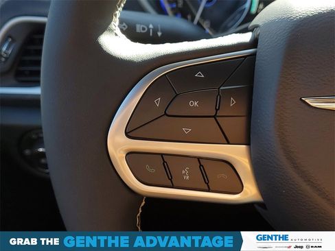 New 2026 Chrysler Pacifica Select image 14