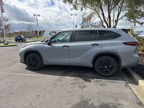 Used 2024 Toyota Highlander LE image 14