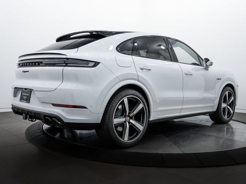 New 2026 Porsche Cayenne E-Hybrid Coupe image 7