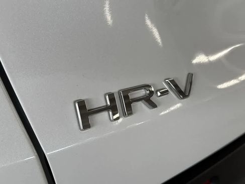 Used 2023 Honda HR-V LX image 11