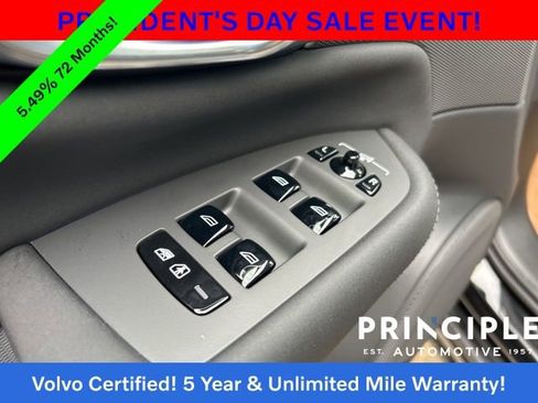 Certified 2025 Volvo XC90 T8 Core image 28