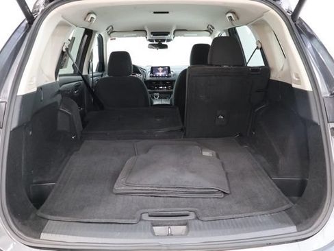 Used 2025 Nissan Rogue SV FWD image 33