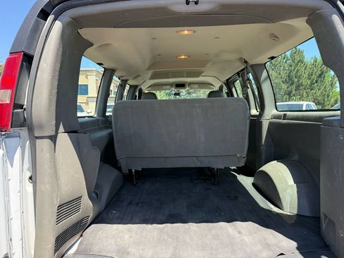 Used 2007 Chevrolet Express 1500 Passenger RWD image 22