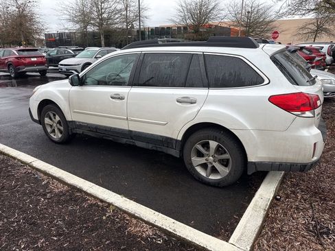 Used 2014 Subaru Outback 2.5i Limited image 3